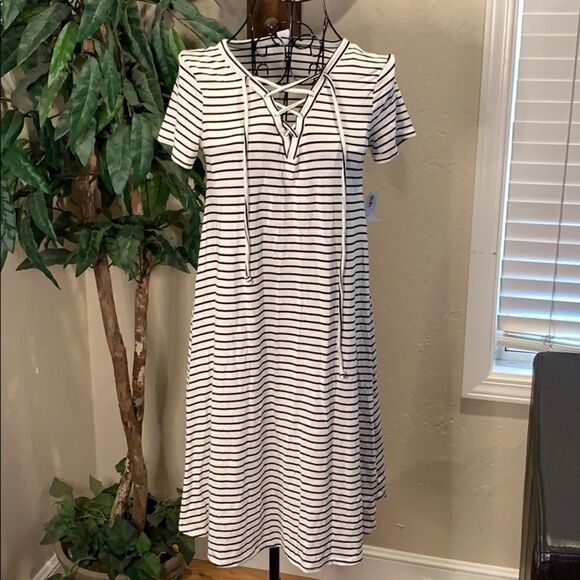 Old navy Striped flowy t-shirt dress | size XS | black/white | NWT - Picture 2 of 6